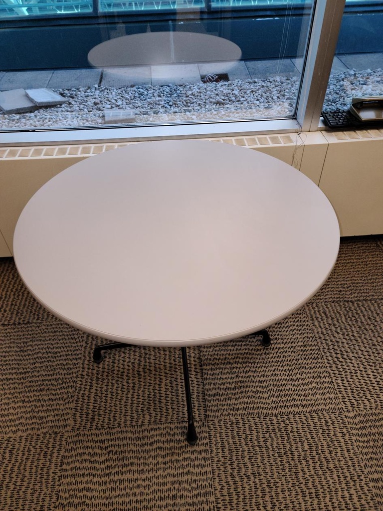 Round table - 42 x 60