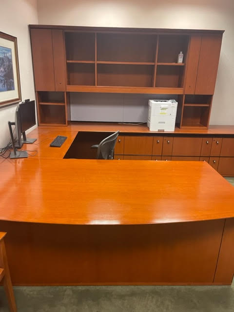 12xX9x8’ U Desk