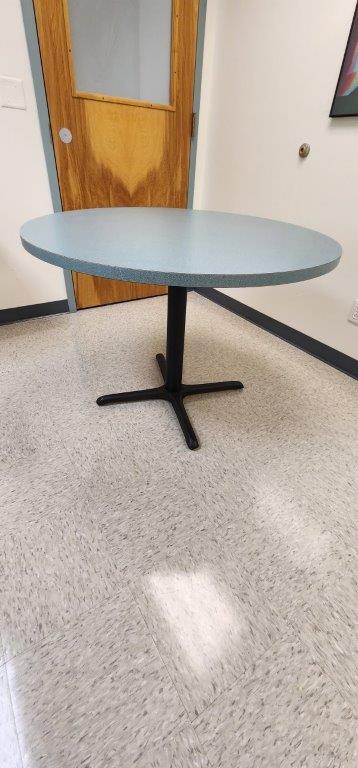 Round Table (42", metal)