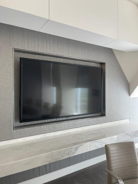 86' TV