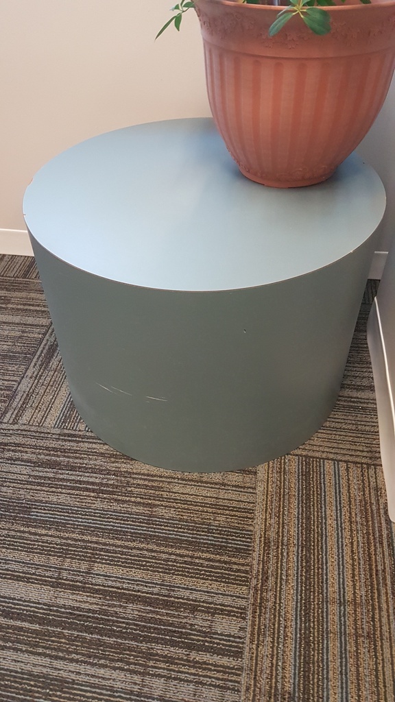 Round side table -wood  