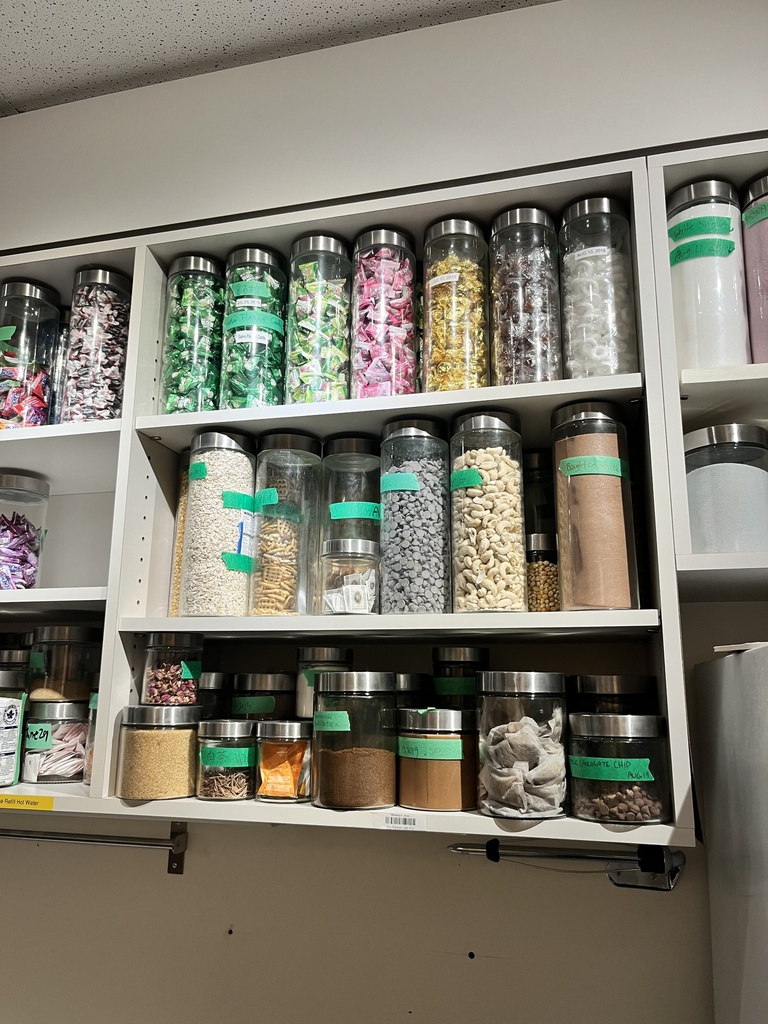 Jar, misc. (will be emptied)