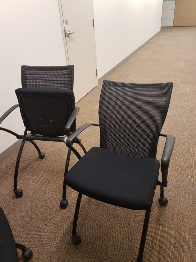 Folding chair, on wheels