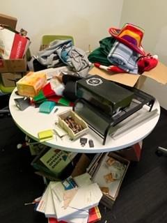 Wood Round Table w/ cylinder base / 48"