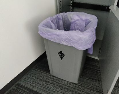 Plastic garbage bin