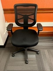 Task chair, 5-point wheels, cushioned w/ mesh back