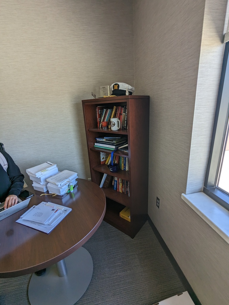 small bookshelf 5-high (2'x1'x4.5')