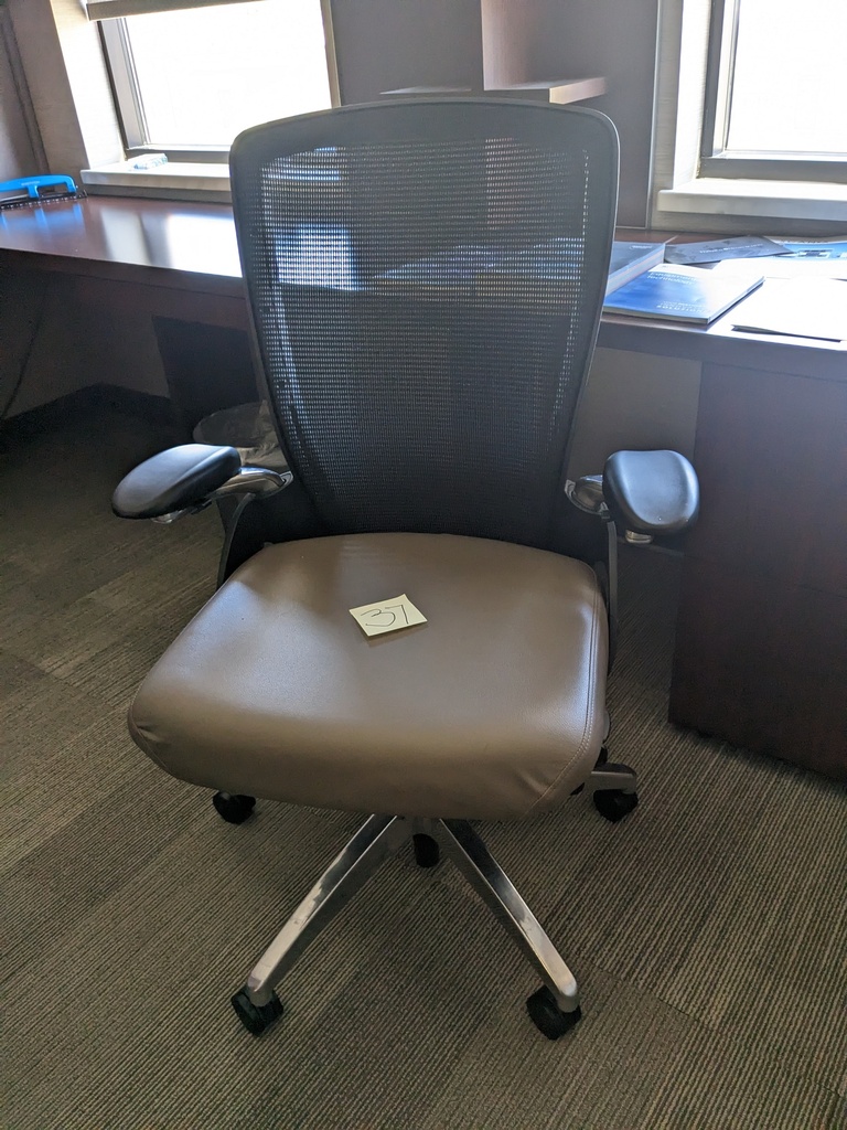 Task chair, upholstered seat, mesh back, 5 star swivel base, fixed arms