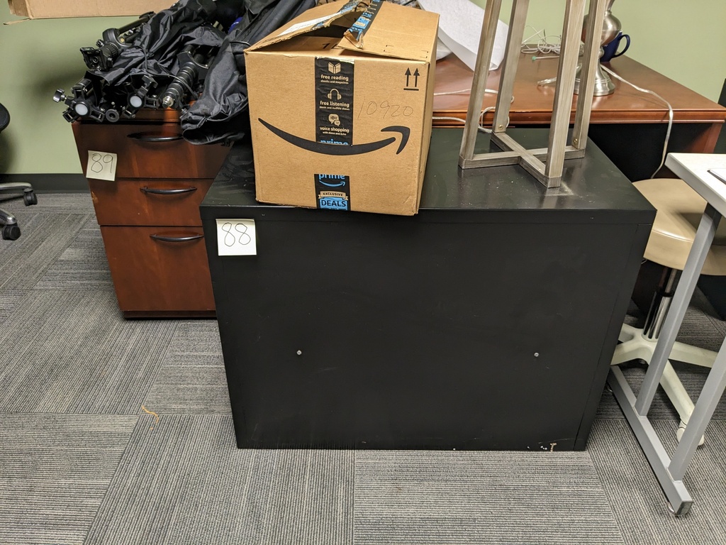 metal 2-high lateral file cabinet (3'x1.5'x2.5')