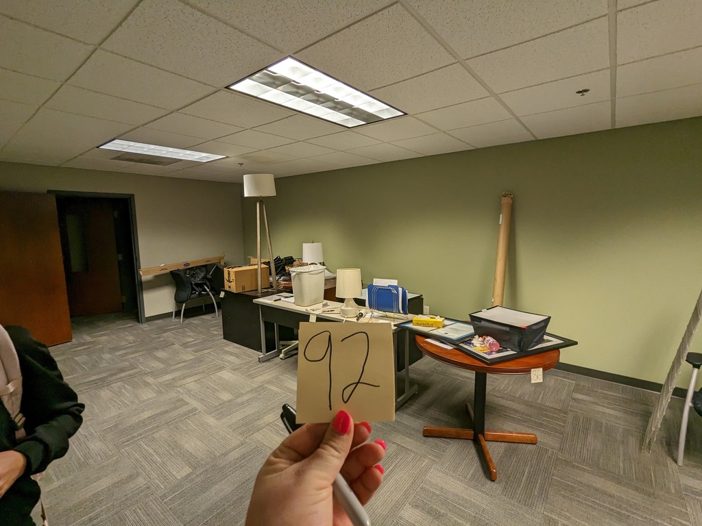 contents in photo studio (lamps, materials, equipment, pictures, basket, etc.)