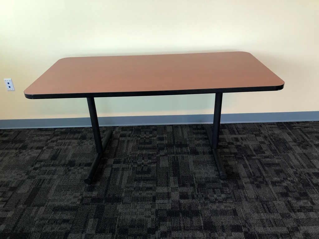 Freestanding Tables 