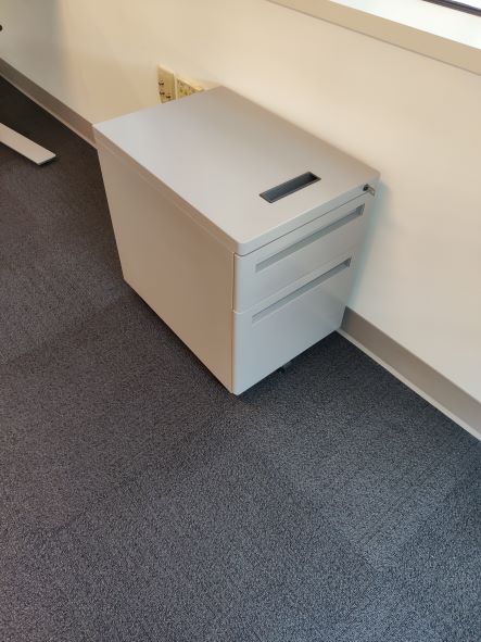 Pedestal - 21.5"x15"x22"