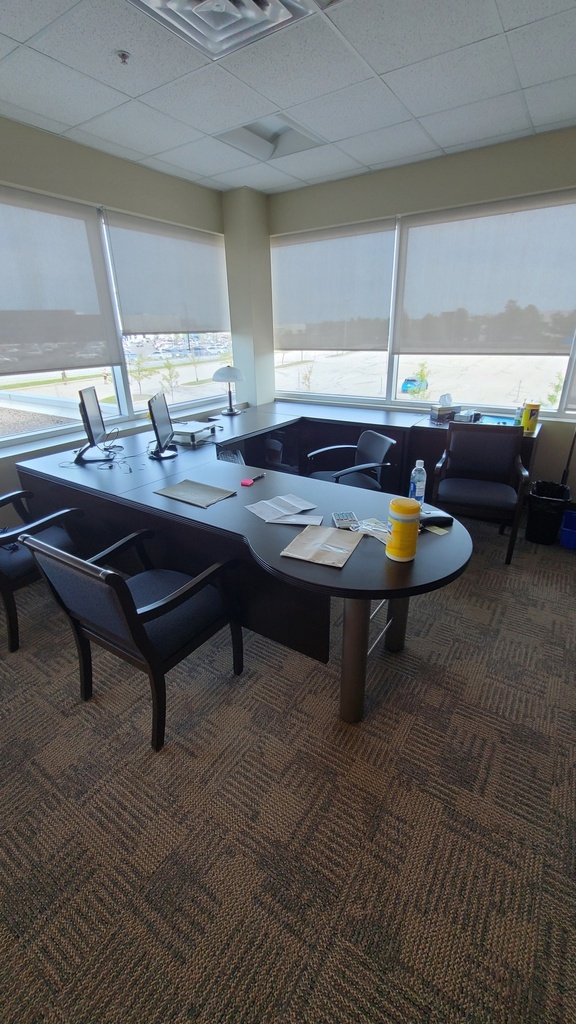 U-shape Office Suite