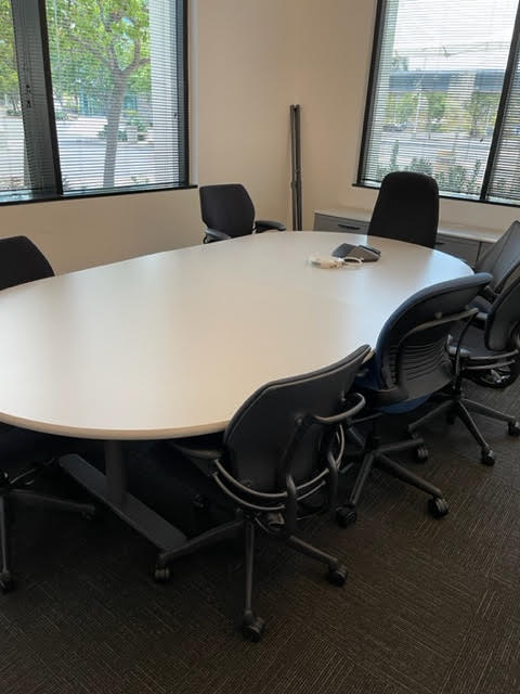 10’ WHITE OVAL TABLE