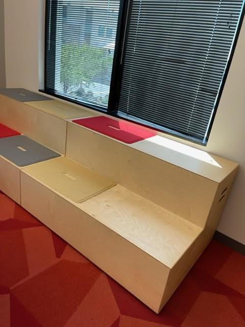 WOOD STEP PLATFORM