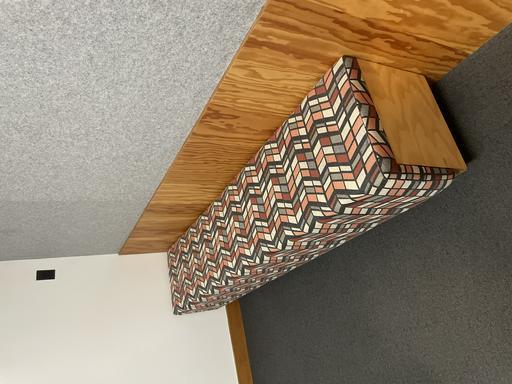 Bench - red/pink/multi (71x17x19)