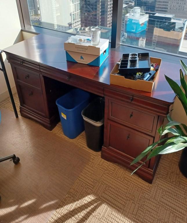 Desk 6’