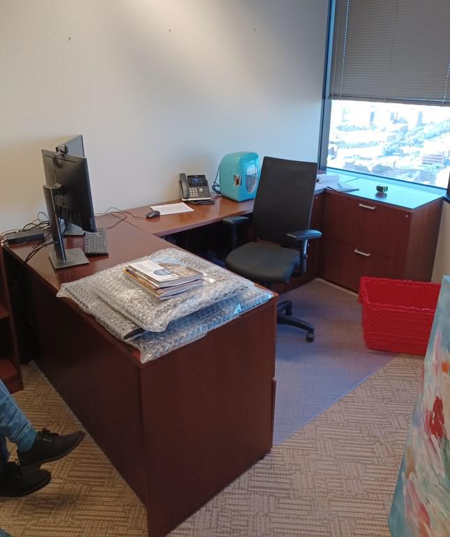 Rh U-Desk 5’-6” X 10’-6” X 4’-6”