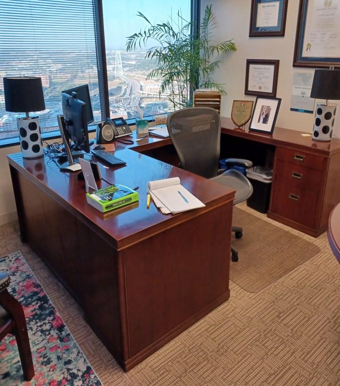 Rh U-Desk 6’ X 9’