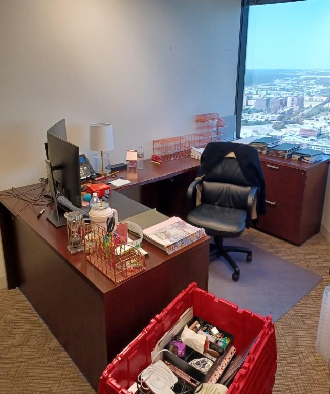 Rh U-Desk 5’-6” X 10’-6” X 4’-6”