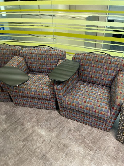 CHECKERED TABLET CHAIR