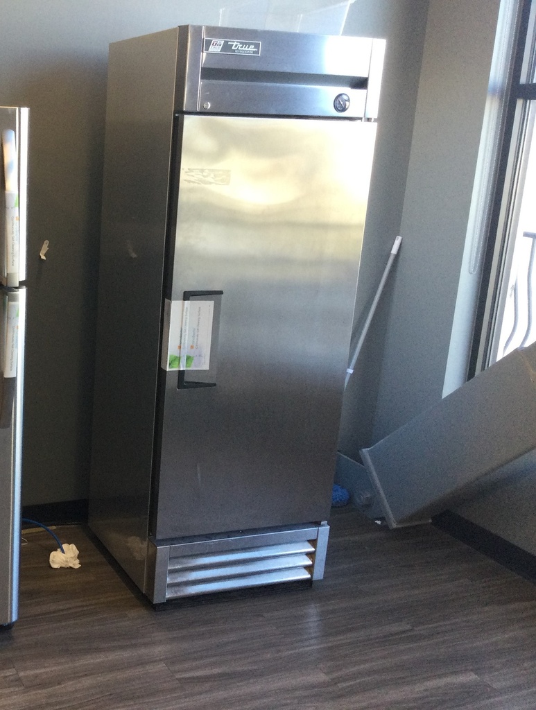 Fridge - True Manufacture  27x25x76