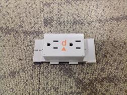 +15 Amp Receptacle 4 Circuit, Duplex, C
ircuit D isolated ground