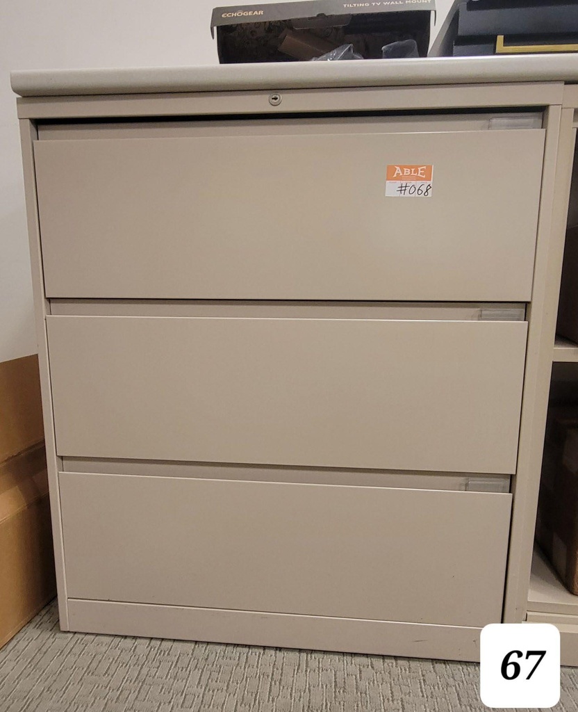 Beige 3 dr file cabinet