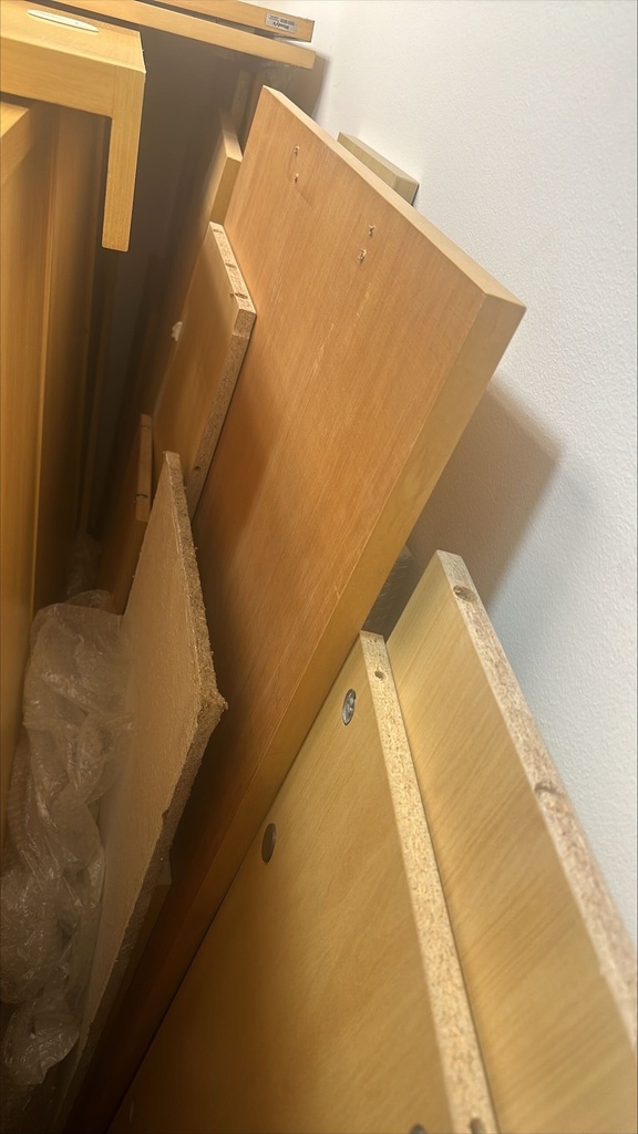 Office table parts | Peças de mesa de escritório