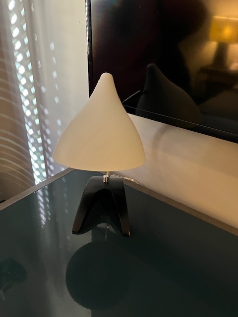 Table lamp