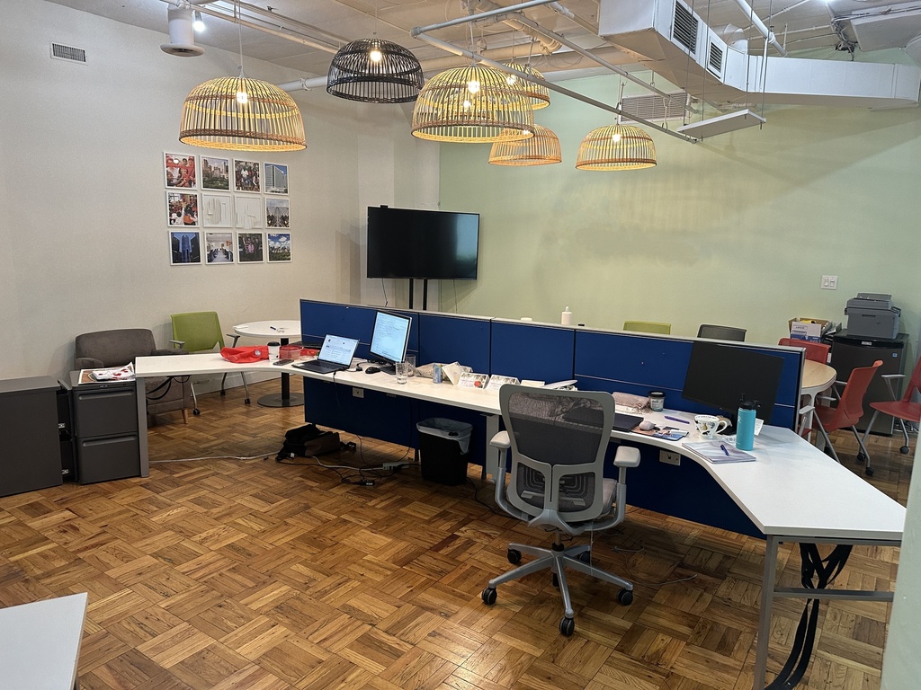 Curved Desk Pod, seats 2