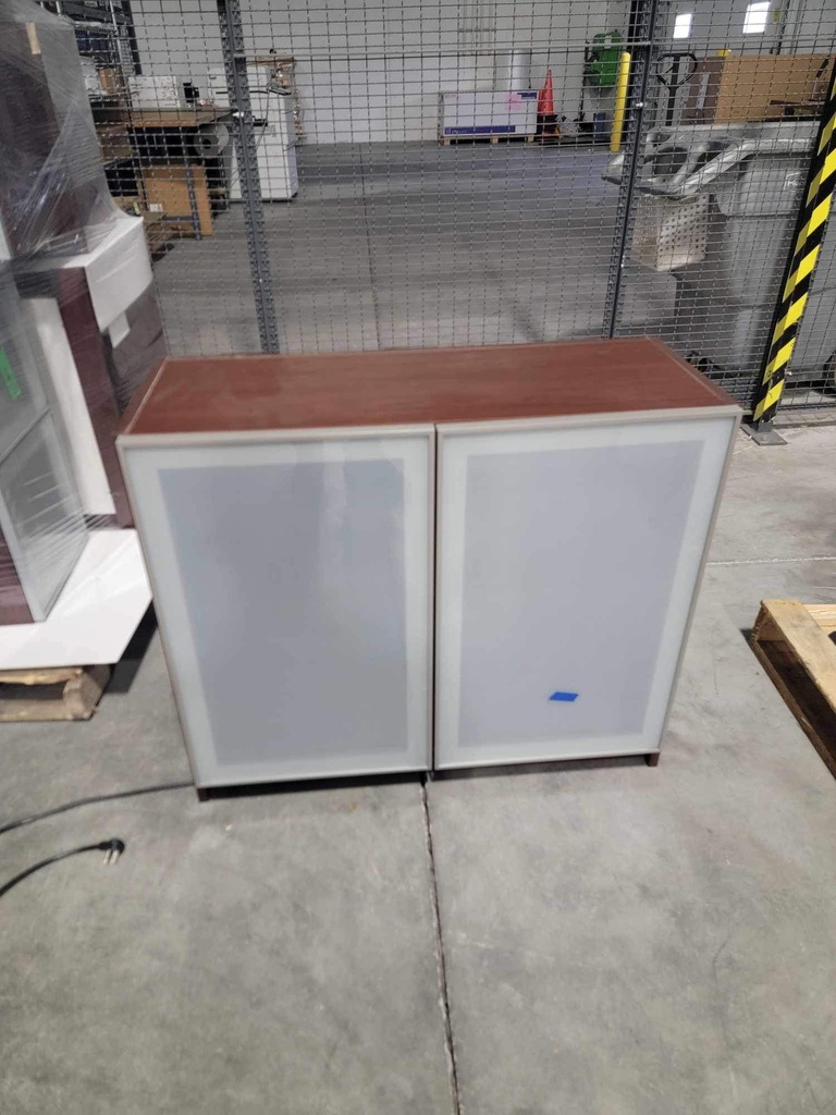 Overhead cabinet with task light