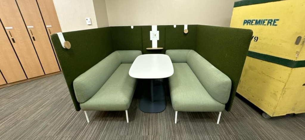 U-Shape Reception Seating with Table, Green/White