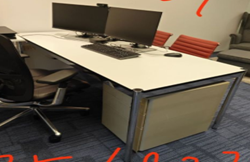 Desk | 桌子