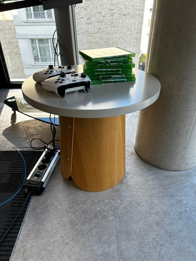 Small/Round Couch table