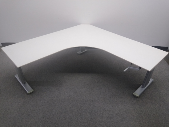Steelcase: Manual Crank Sit-Stand Corner Desk, 66x66x24