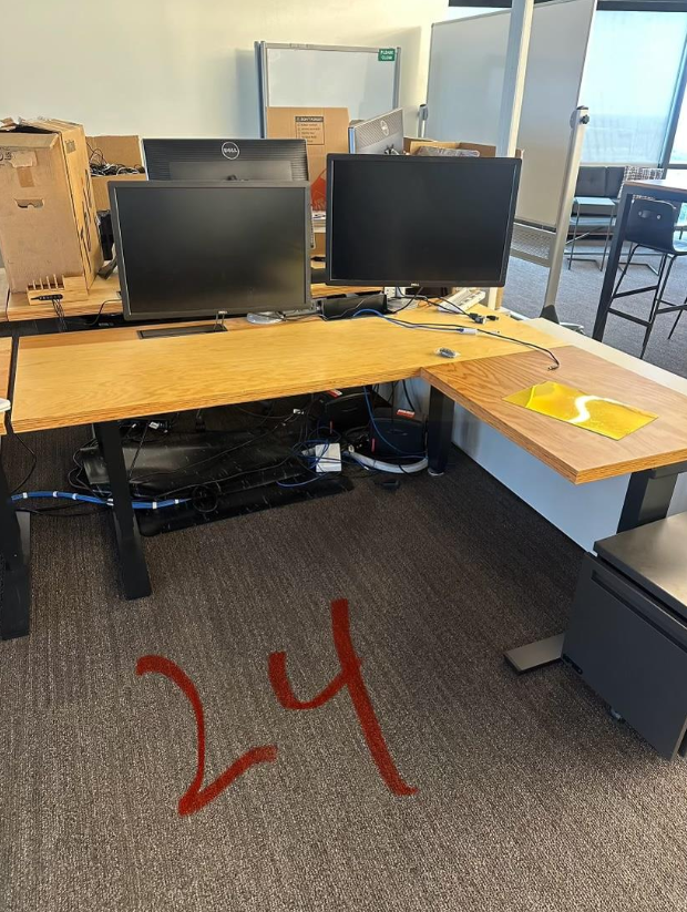 L-Desk - right