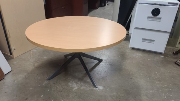 Round Table (3' circumference x 19" tall)