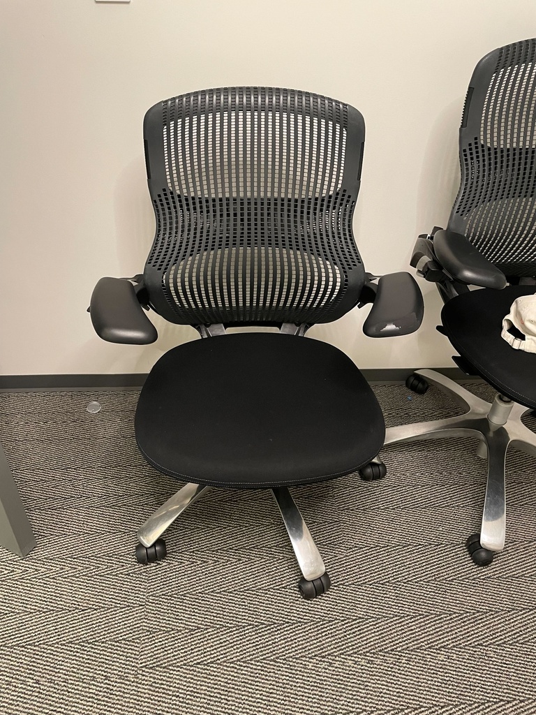 Knoll Generation Task Chair