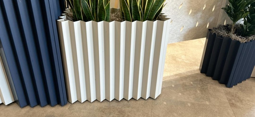 Medium Beige Planter