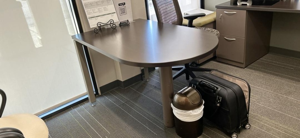Huddle Table