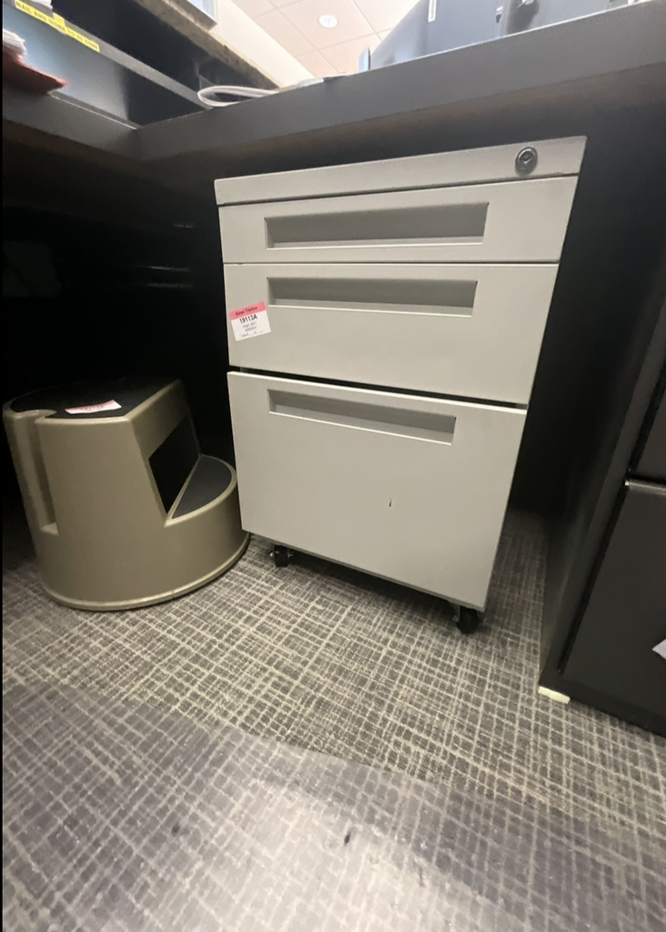 Metal Pedestal, White