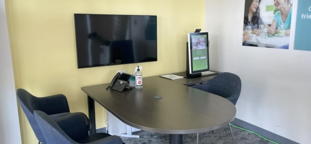 Huddle Room Table