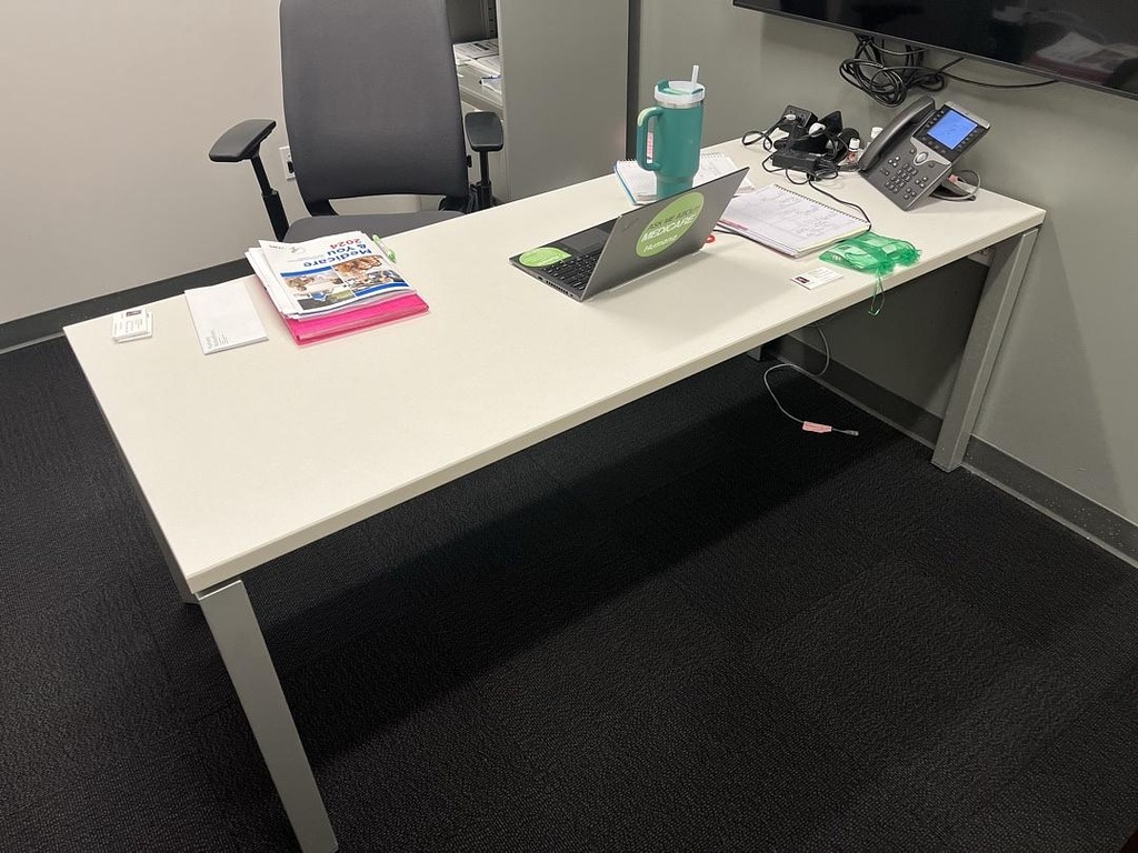 Met - White Table, H29 x W72 x D30