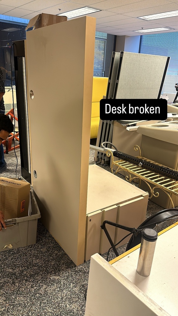 Desk (broken) -recycle