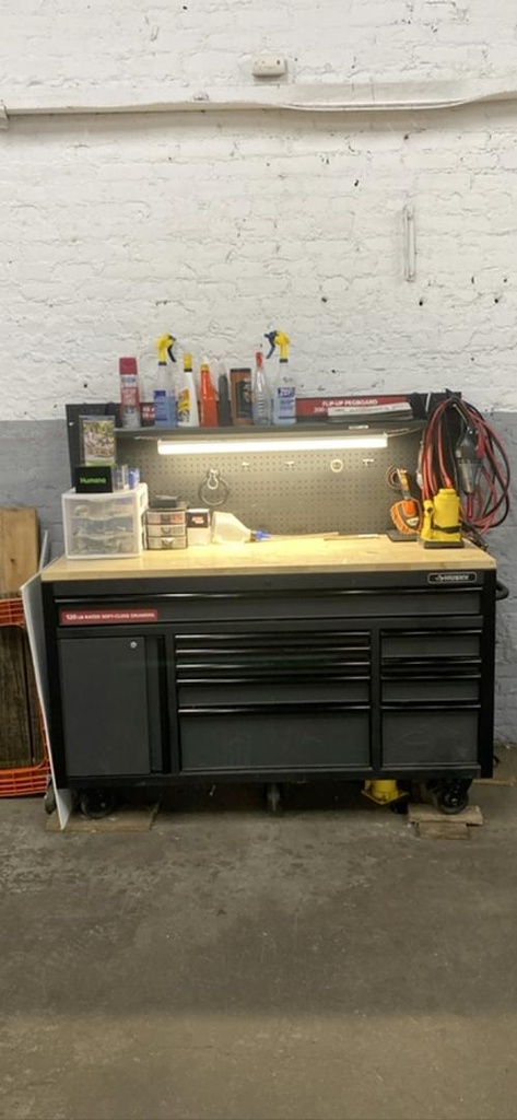 Workstation - 61”x24”x61”