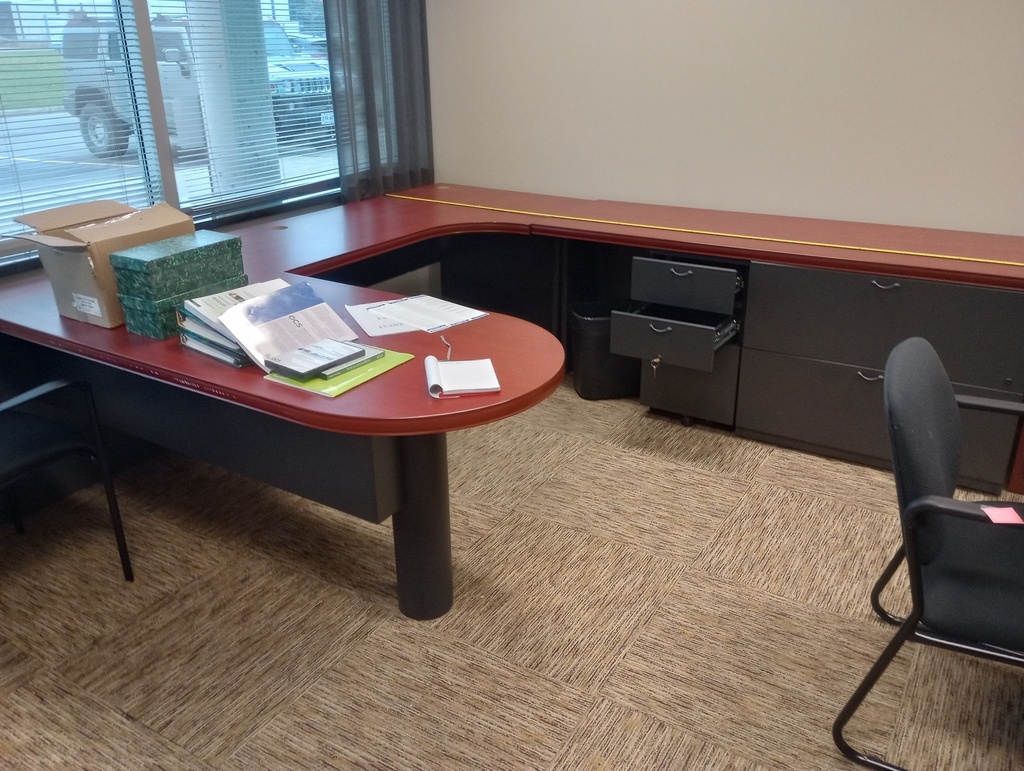 U-Shape Desk
