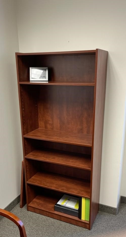Bookcase (H71 W32 D14)