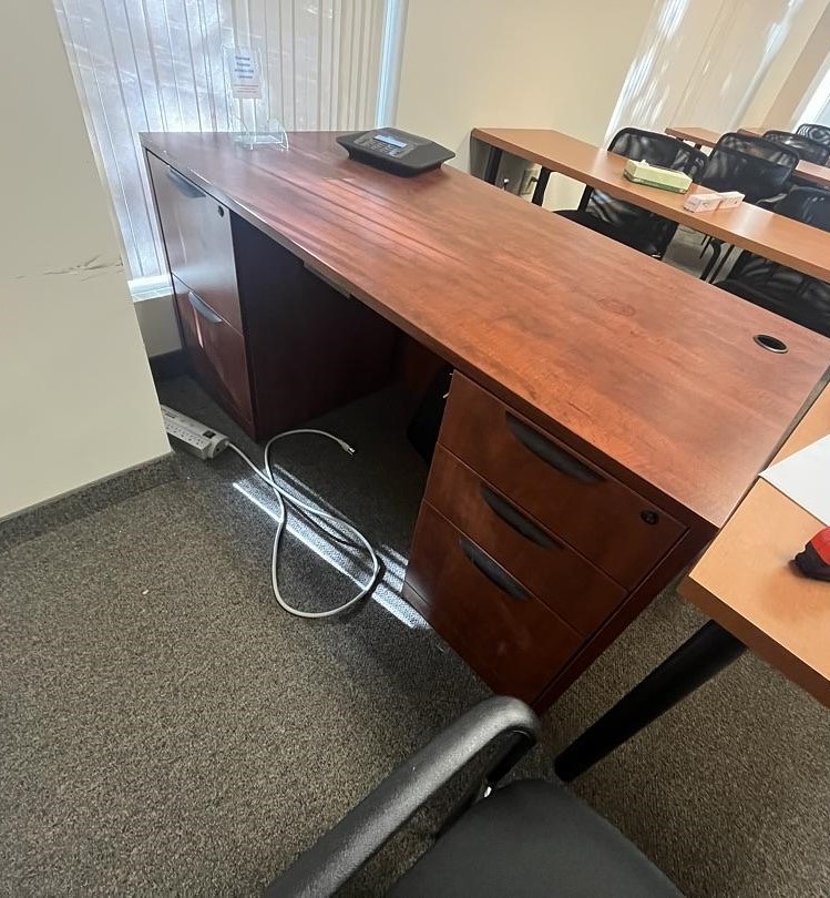 Desk (H29 W60 D30)
