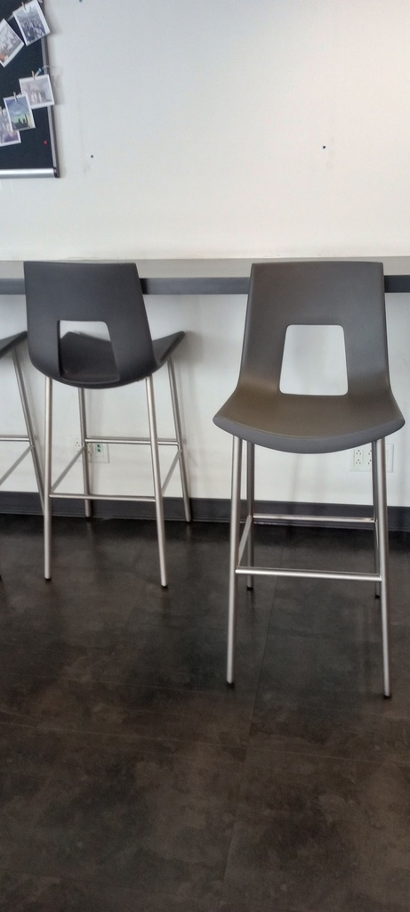 plastic/metal bar stool